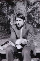 Jirka v roce 1974, tedy v době, kdy jsem vydával Almanach mladých autorů a Básník se zúčastnil jeho semináře jako lektor Mladých básnířek. Jirka v roce 1974, tedy v době, kdy jsem vydával Almanach mladých autorů a Básník se zúčastnil jeho semináře jako lektor Mladých básnířek.