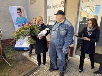 Gratuluji Belle k narozeninám, povšimněte si, že u toho stojím! Gratuluji Belle k narozeninám, povšimněte si, že u toho stojím!